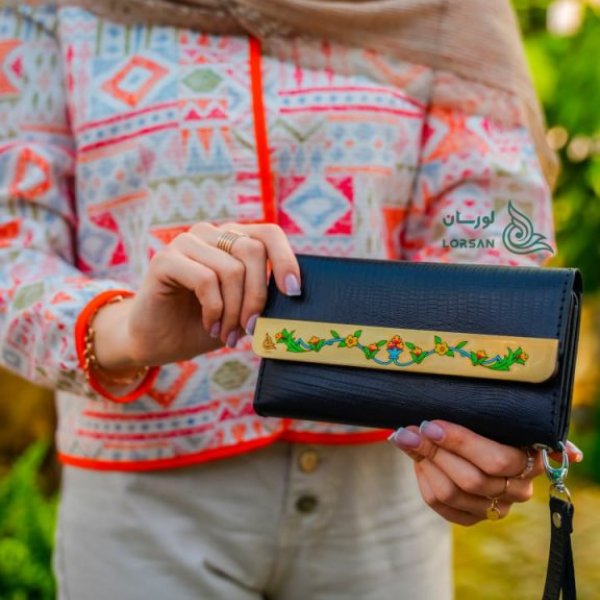 کیف پول نیلوفرانه