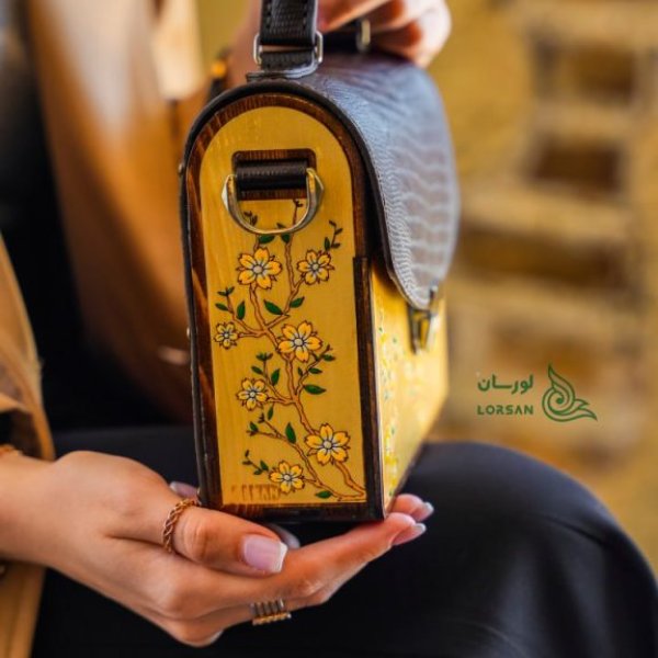 کیف چرم دوشی بهار قهوه ایی