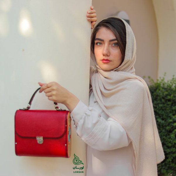 کیف چرم حوض نقاشی