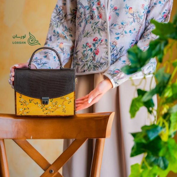 کیف چرم دوشی بهار قهوه ایی