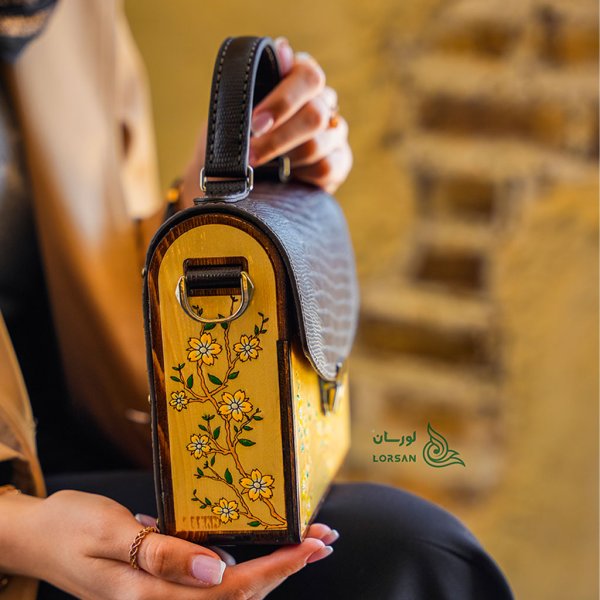 کیف-چرم-و-چوب-نگارگری-بهار