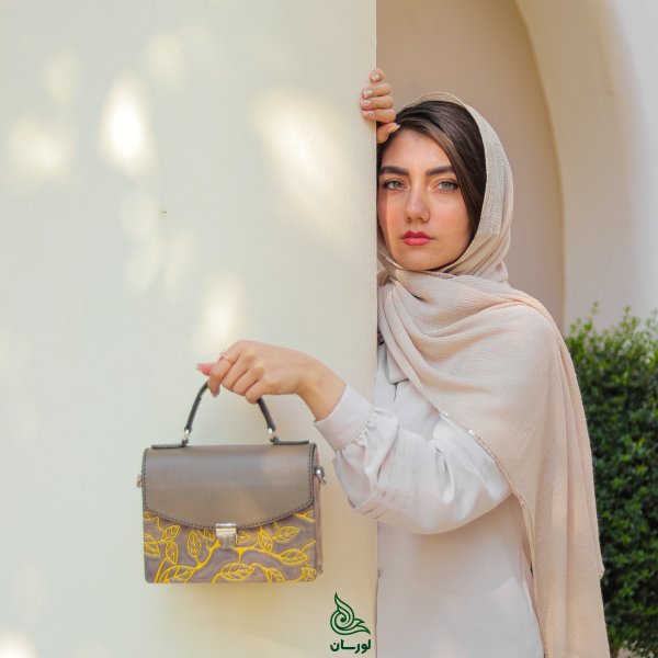 کیف چرم دوشی زربرگ