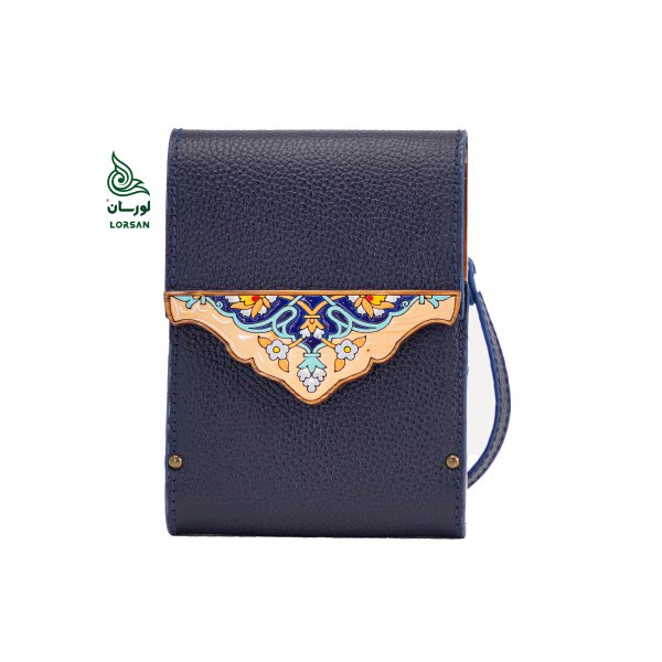 مدل چرم سرمه‌ای