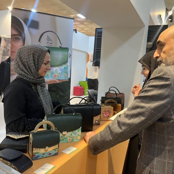 غرفه مصولات لورسان